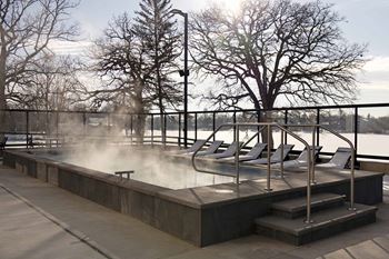 The Reeve Lakeside spa